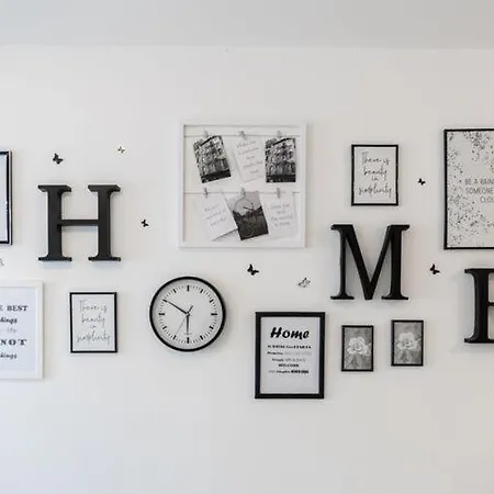 아파트 Jamblip - Two Bedroom With Balcony *