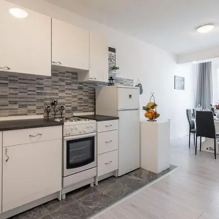 Jamblip - Two Bedroom With Balcony Апартаменты