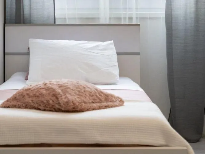 Jamblip - Two Bedroom With Balcony *