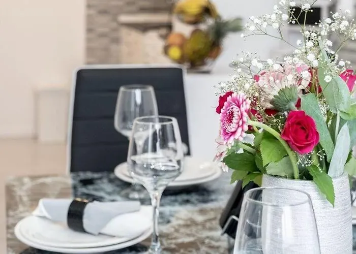 Jamblip - Two Bedroom With Balcony