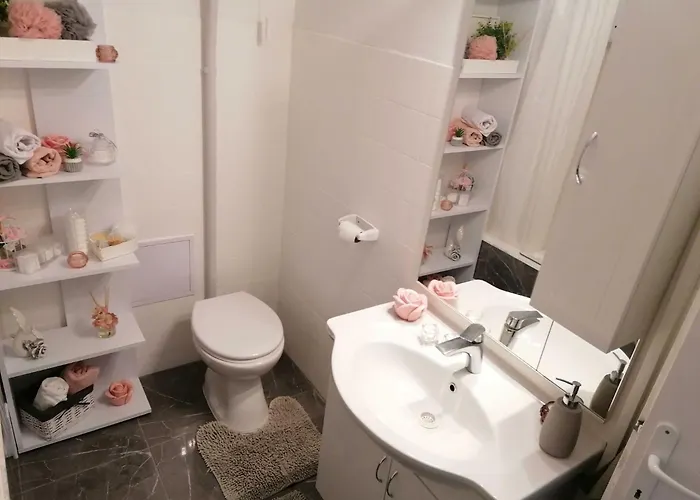 Jamblip - Two Bedroom With Balcony Appartement *